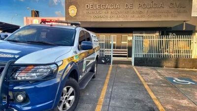 Imagem da notícia Homem é preso em Costa Rica após agredir ex-companheira na frente das filhas e quebrar portão da casa